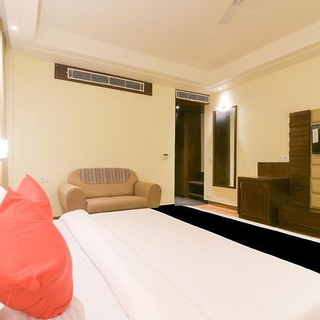 Super Collection O Starlight Otel Kanpur Dış mekan fotoğraf