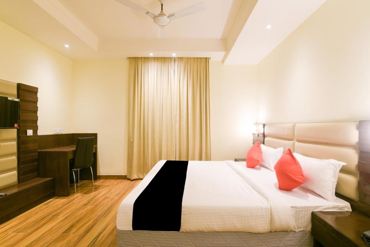 Super Collection O Starlight Otel Kanpur Dış mekan fotoğraf