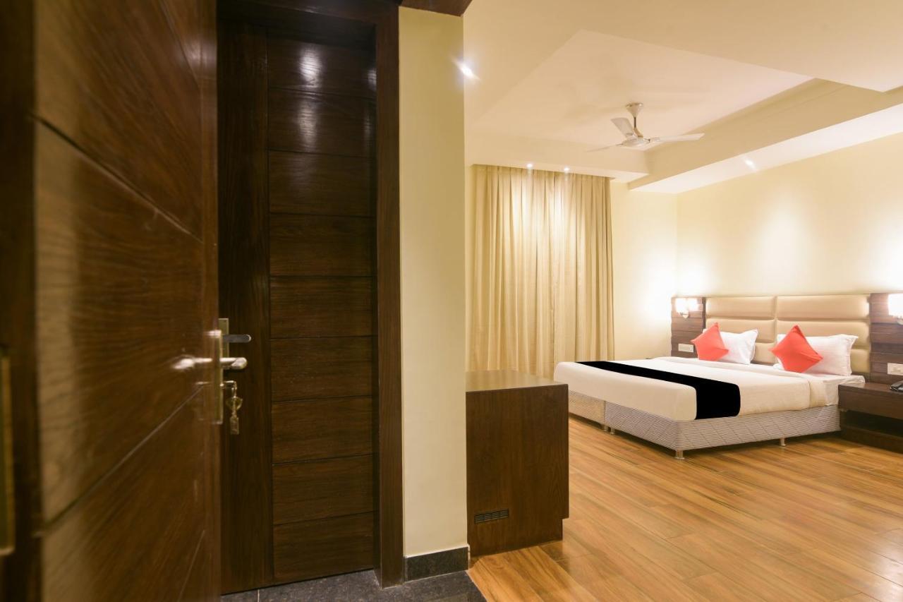 Super Collection O Starlight Otel Kanpur Dış mekan fotoğraf