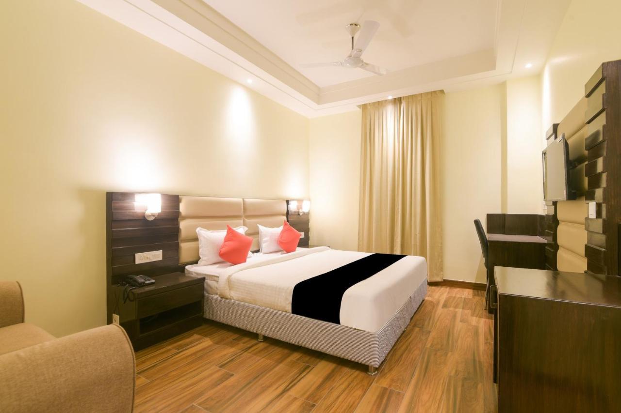 Super Collection O Starlight Otel Kanpur Dış mekan fotoğraf