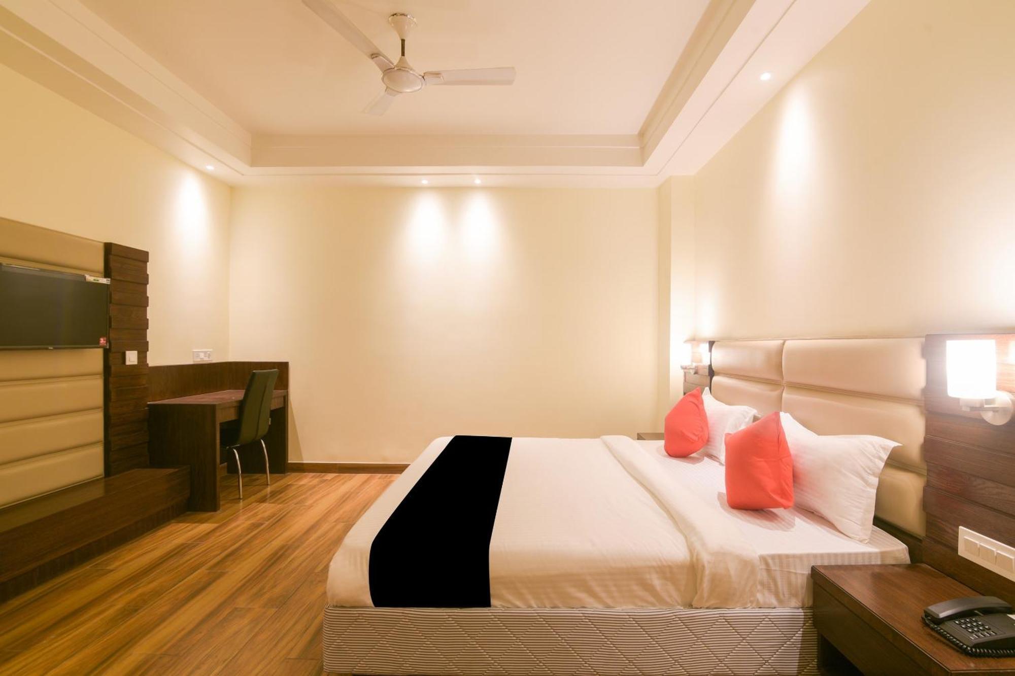 Super Collection O Starlight Otel Kanpur Dış mekan fotoğraf