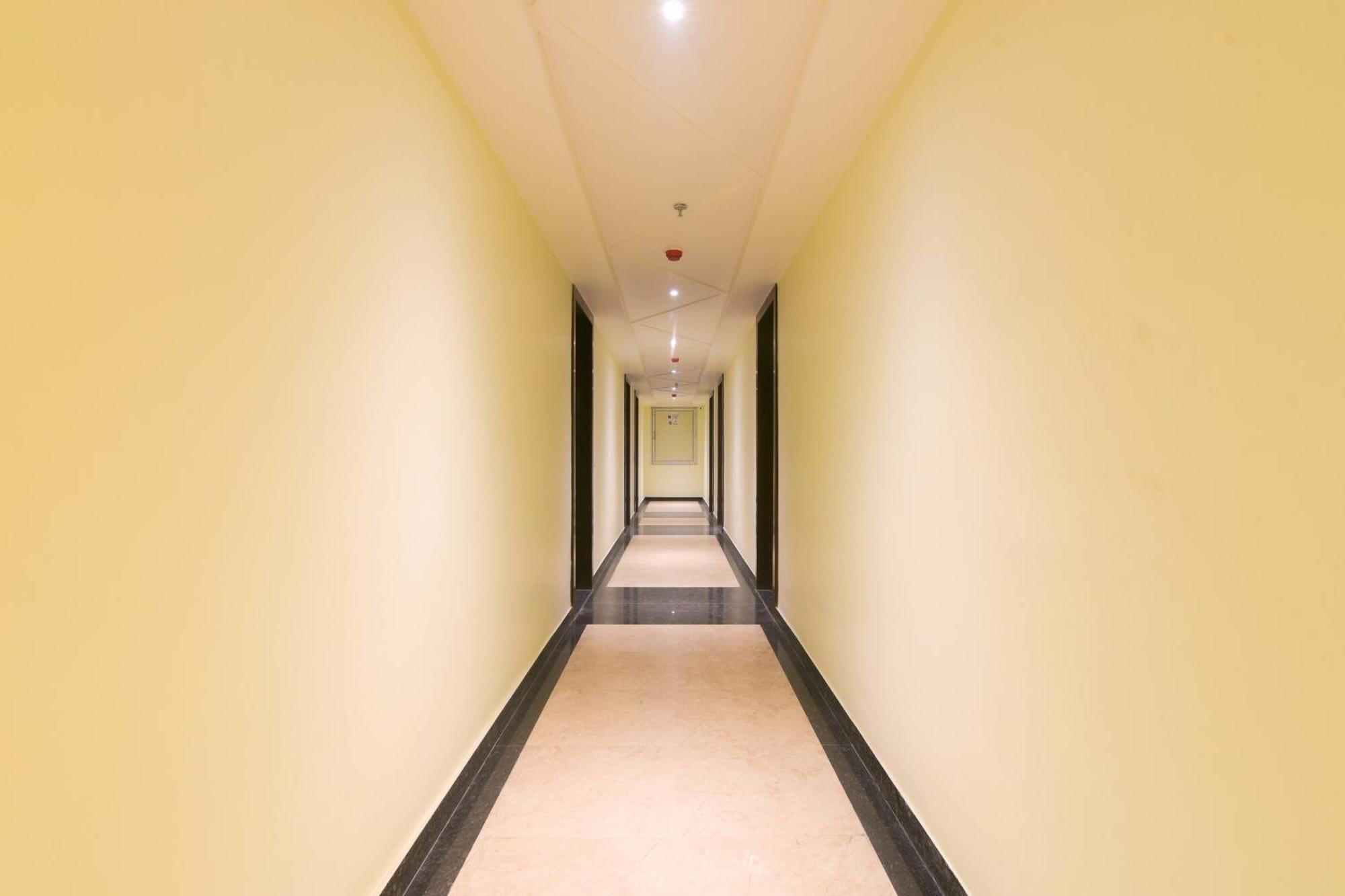 Super Collection O Starlight Otel Kanpur Dış mekan fotoğraf