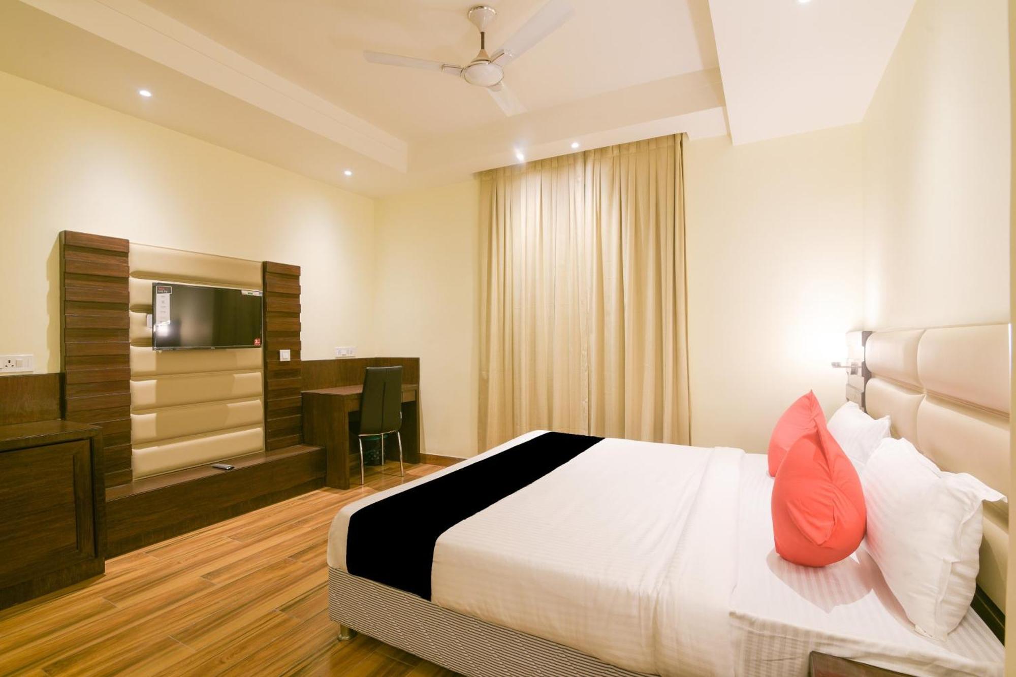 Super Collection O Starlight Otel Kanpur Dış mekan fotoğraf