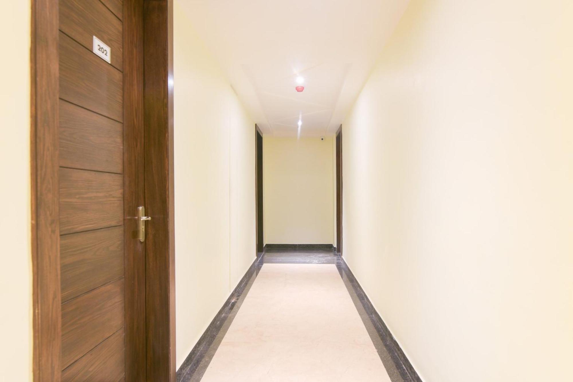 Super Collection O Starlight Otel Kanpur Dış mekan fotoğraf