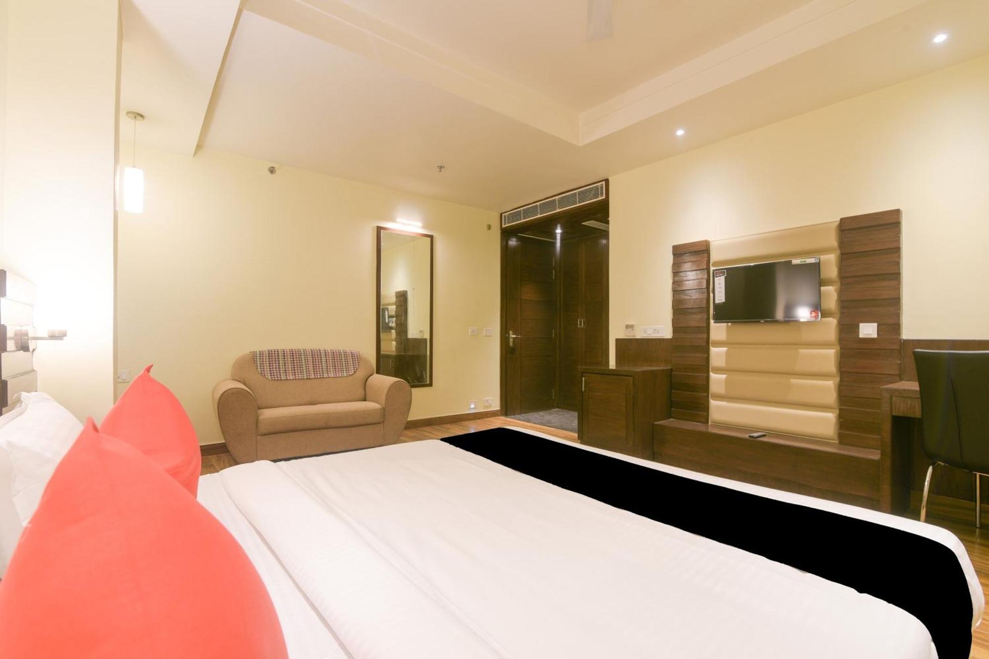 Super Collection O Starlight Otel Kanpur Dış mekan fotoğraf