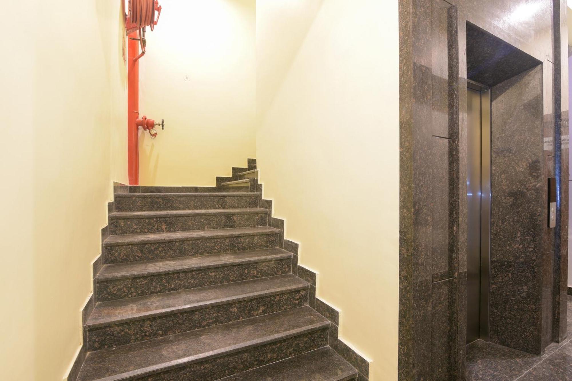 Super Collection O Starlight Otel Kanpur Dış mekan fotoğraf