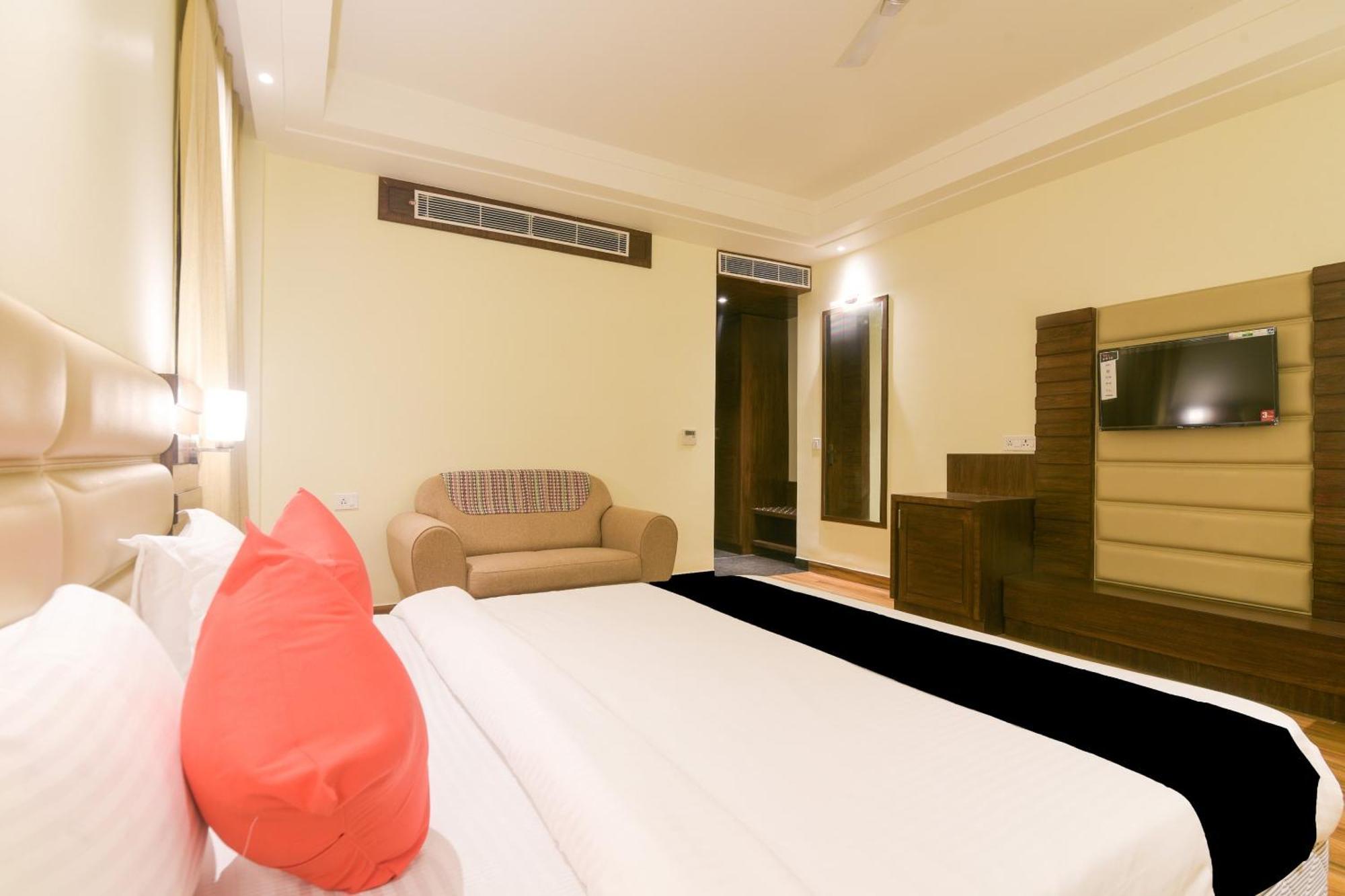 Super Collection O Starlight Otel Kanpur Dış mekan fotoğraf